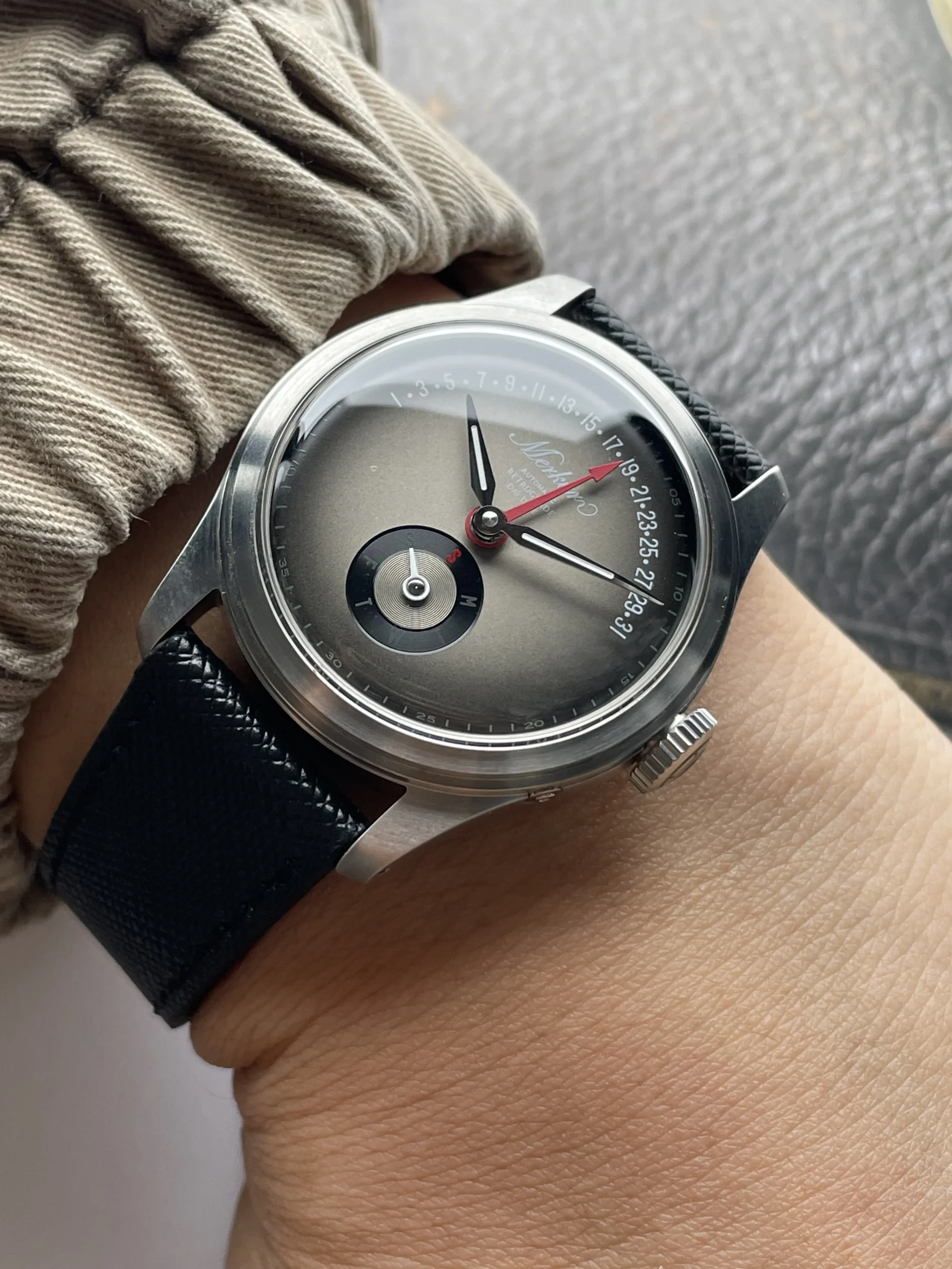 Sophisticated multi-function calendar watch with moonphase display
