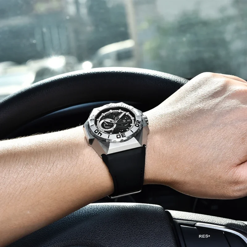 Professional Automatic Dive Watch with Sapphire Crystal and Stainless Steel Case - Image 5