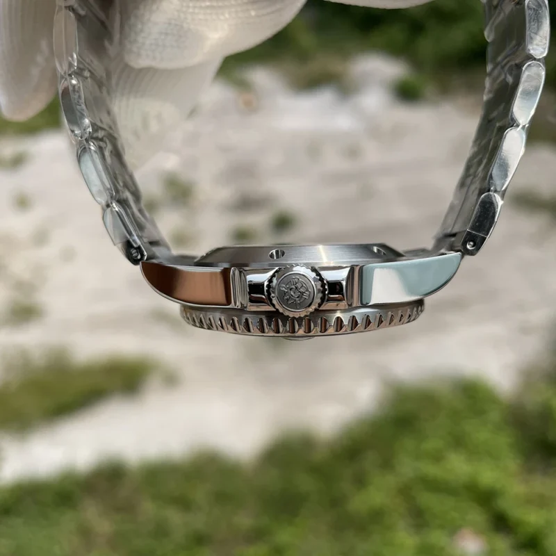 Professional Dive Automatic Watch with 300M Water Resistance and Sapphire Crystal - Image 3