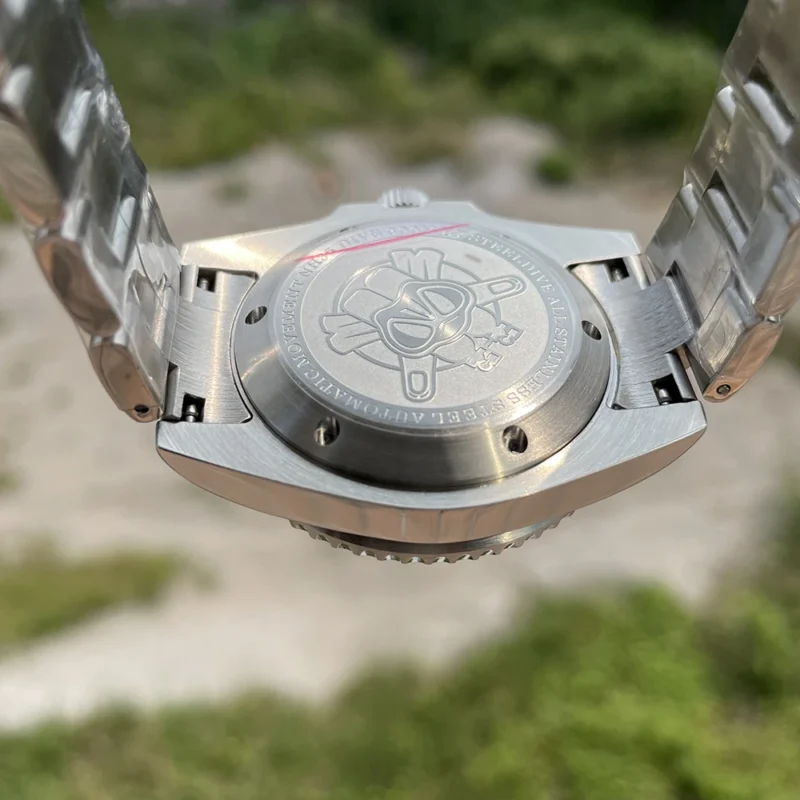Professional Dive Automatic Watch with 300M Water Resistance and Sapphire Crystal - Image 4