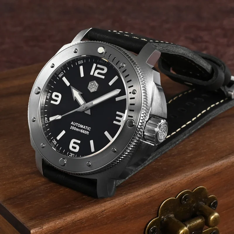 Professional Dive Automatic Watch with Sapphire Crystal and Leather Strap - Image 3