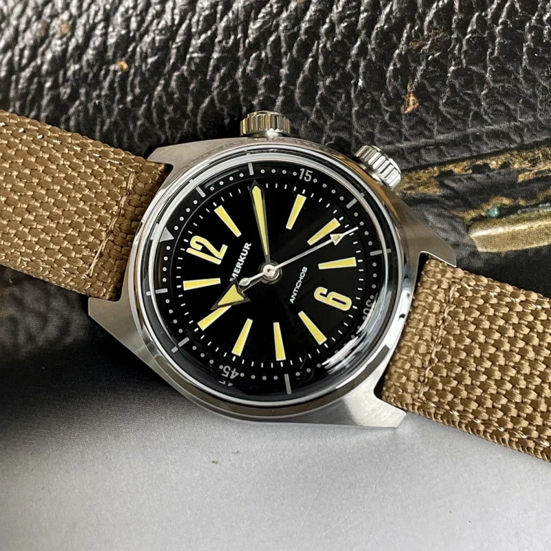 Vintage Dual Crown Calendar Week Manual Wind Watch with Leather Strap and 38mm Steel Case - Image 12