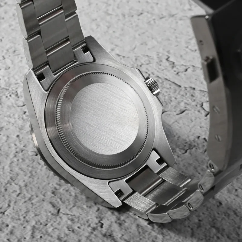 Professional Automatic Dive Watch NH35 300m Water Resistant with Sapphire Crystal and Adjustable Steel Bracelet - Image 4