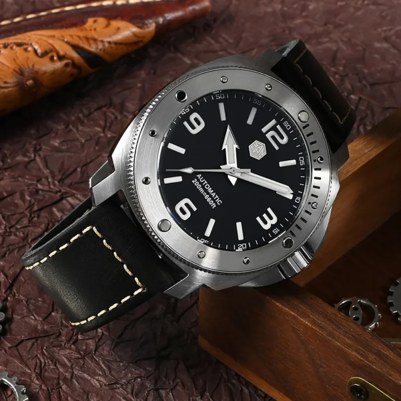 Professional Dive Automatic Watch with Sapphire Crystal and Leather Strap - Image 4