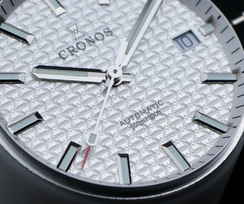 Professional Automatic Dive Watch with Sapphire Crystal and Exhibition Caseback - Image 3