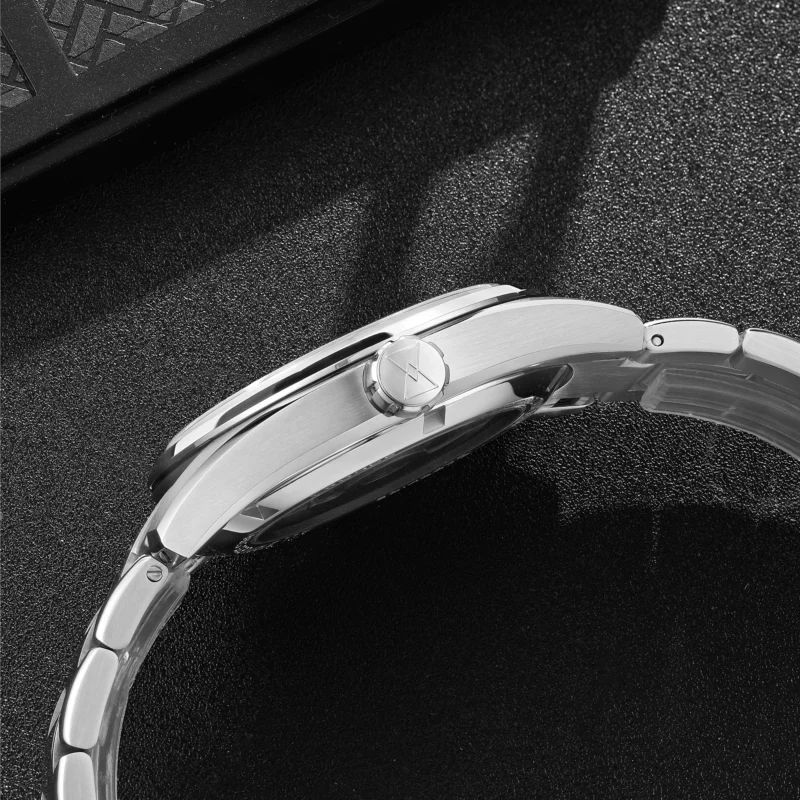 Professional Dive Automatic Watch with Sapphire Crystal and Female End Link Bracelet - Image 4