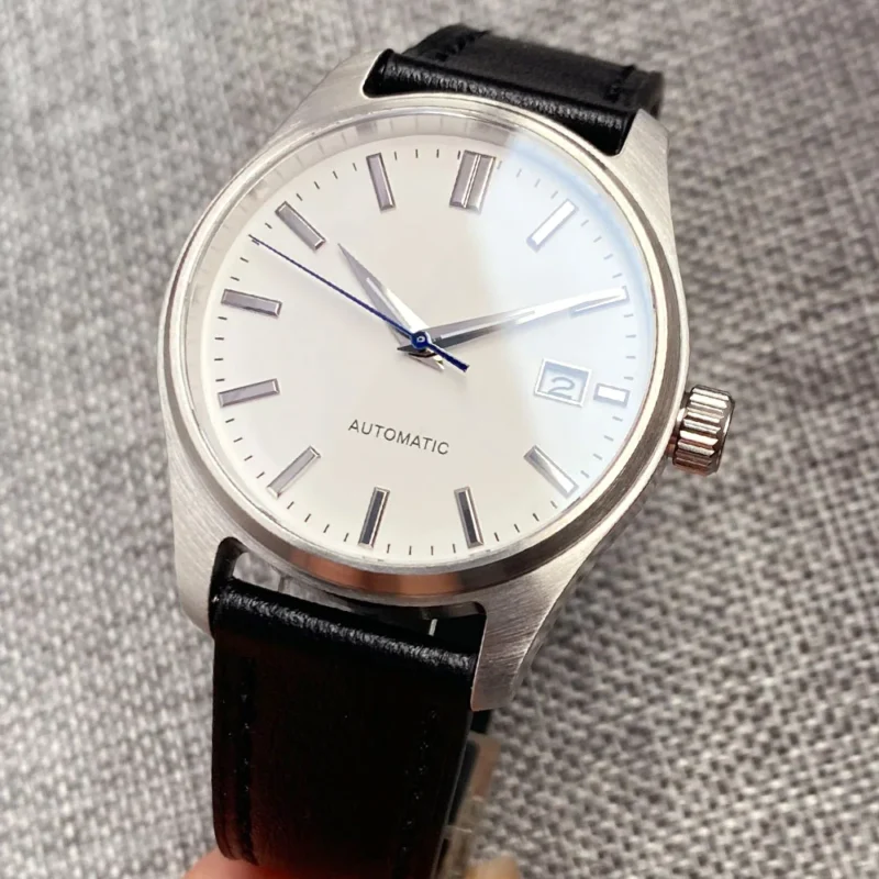 Professional Automatic Dive Watch with Sapphire Crystal and Leather Strap - Image 3