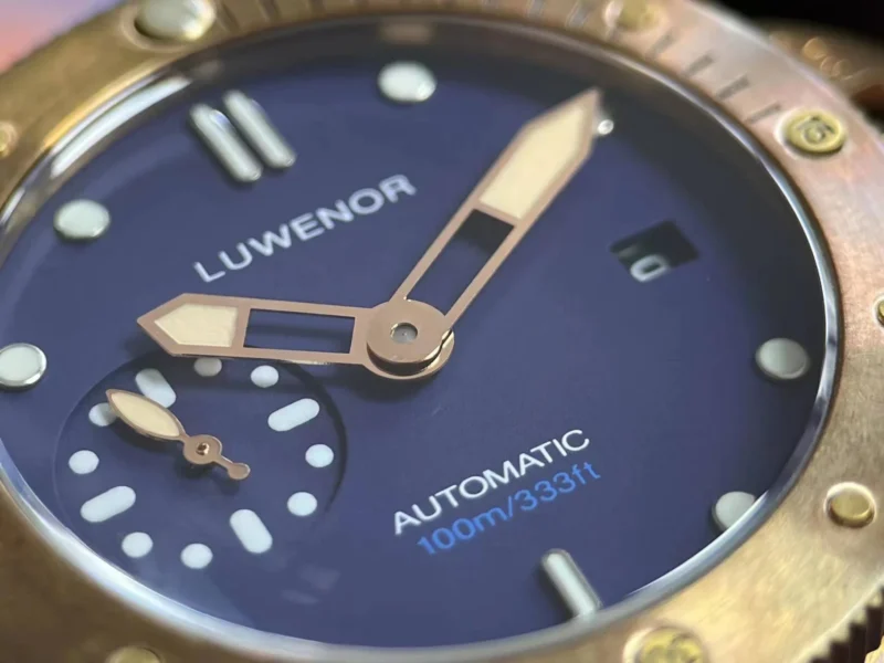 Bronze Diver Automatic Watch with Calendar Function and Luminous Dial 47mm Leather Strap - Image 4