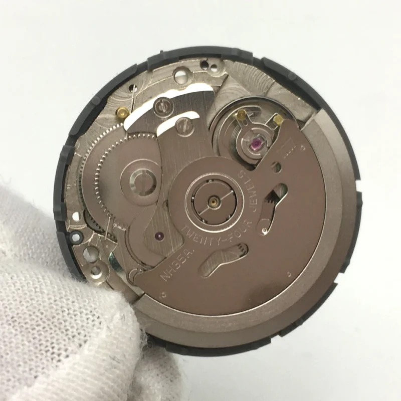 Premium GMT Automatic Watch with NH35 Movement and Chrome Plated Case - Image 3