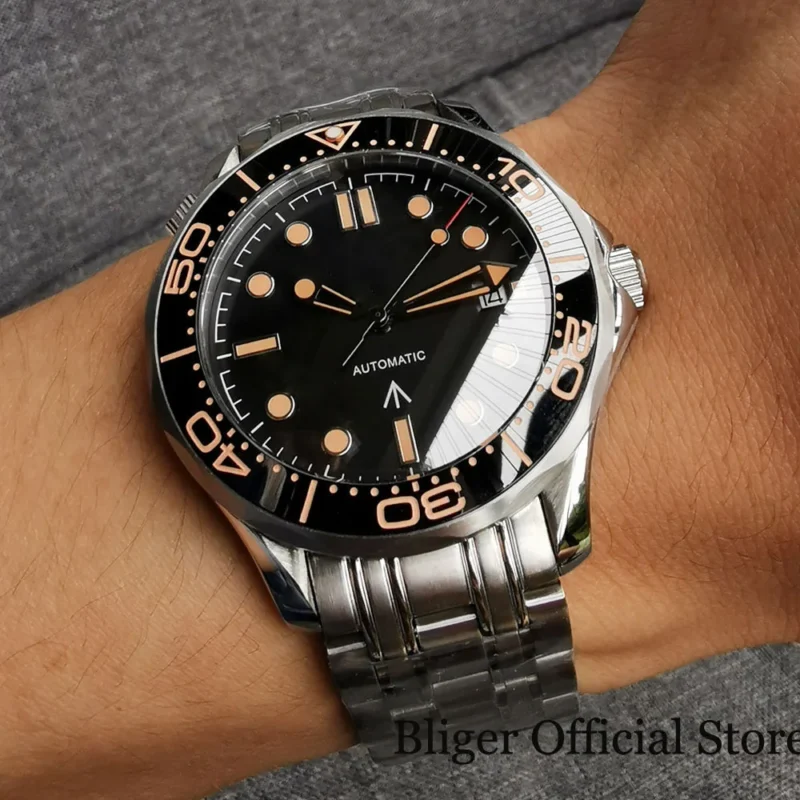 Professional Automatic Dive Watch with Sapphire Crystal and Mesh Bracelet - Image 10
