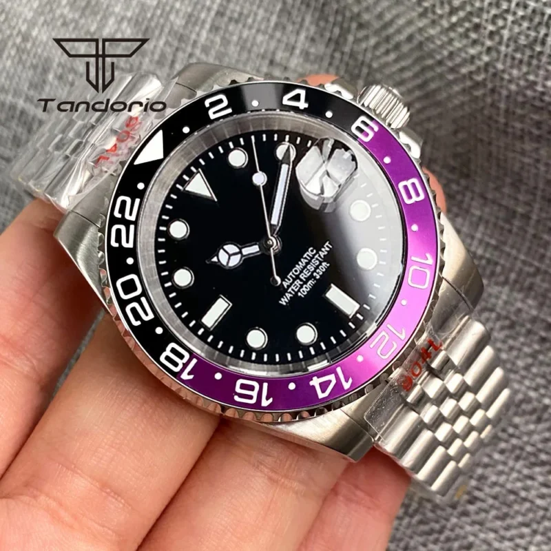 Professional Automatic Dive Watch with Sapphire Crystal and Stainless Steel Bracelet - Image 9