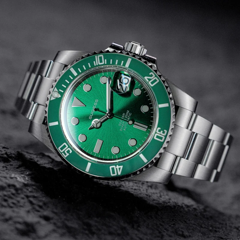 Professional Automatic Dive Watch with NH35 Movement, Ceramic Bezel and 200M Water Resistance - Image 5