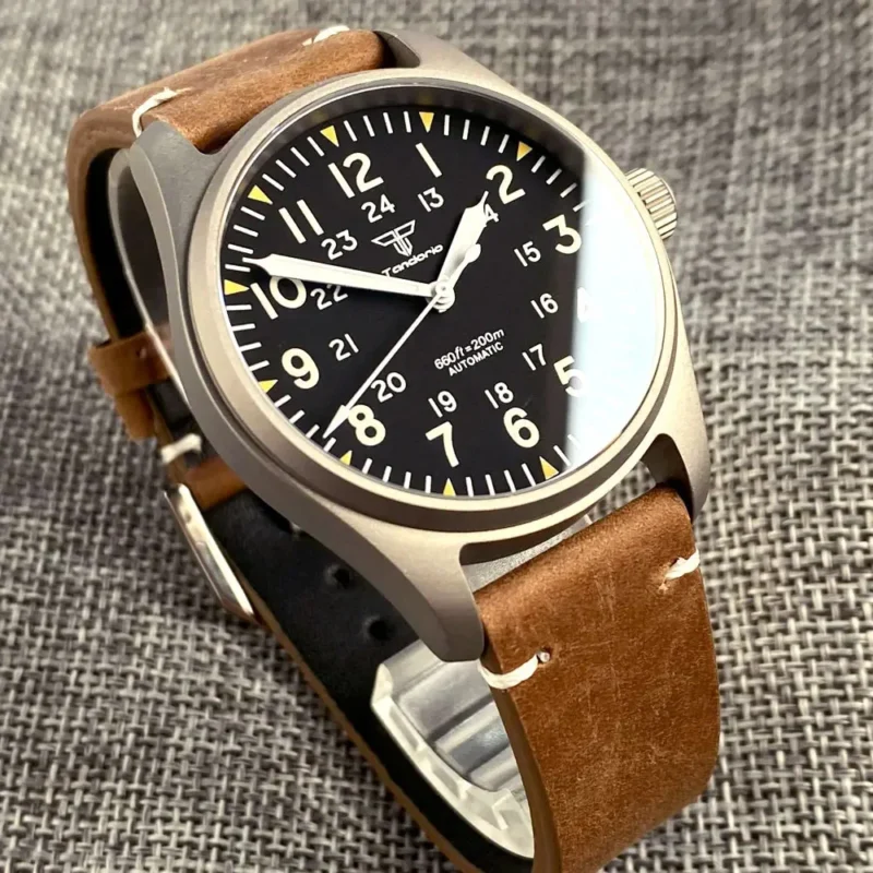 Professional Titanium Automatic Dive Watch with Sapphire Crystal and Leather Strap - Image 6