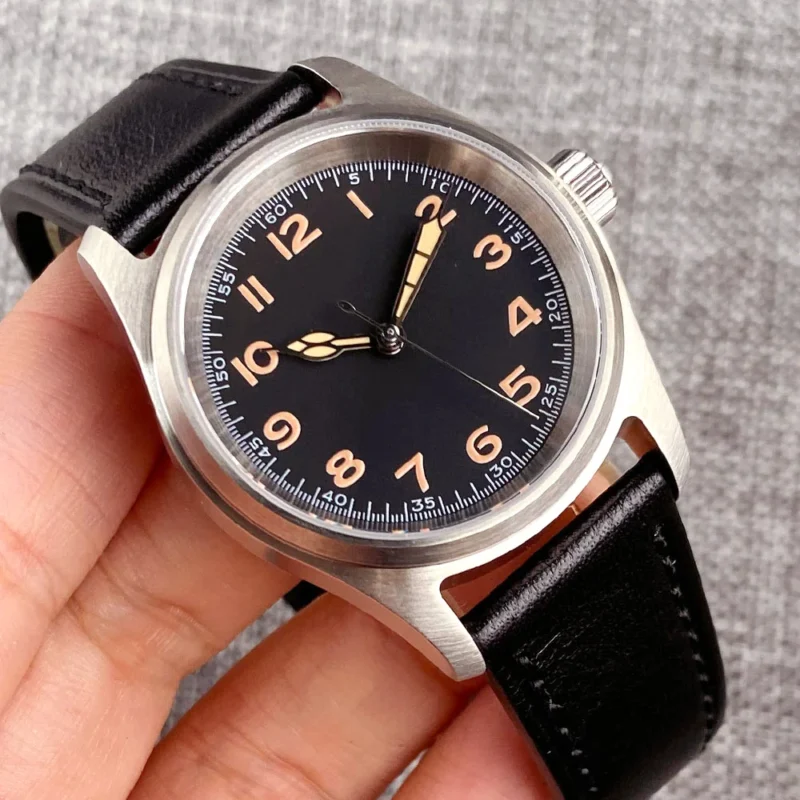 Professional Automatic Dive Watch with Sapphire Crystal and 200m Water Resistance - Image 3