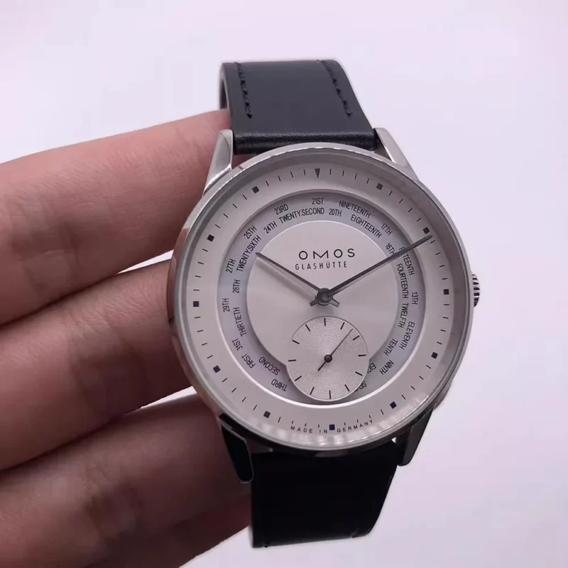 Premium Automatic Watch with Exhibition Caseback Sapphire Crystal and Leather Strap - Image 2
