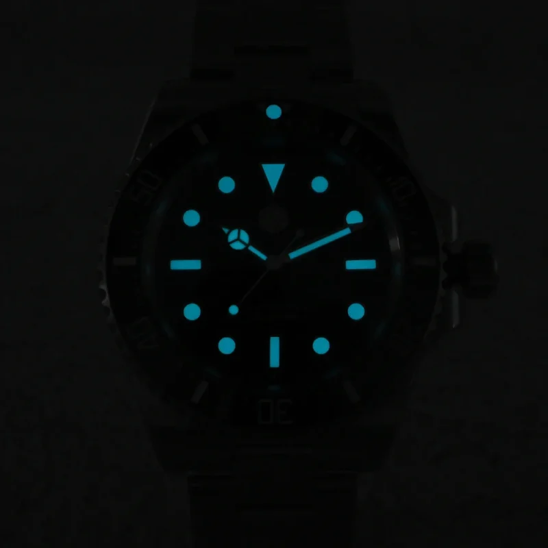 Professional Automatic Dive Watch NH35 300m Water Resistant with Sapphire Crystal and Adjustable Steel Bracelet - Image 6