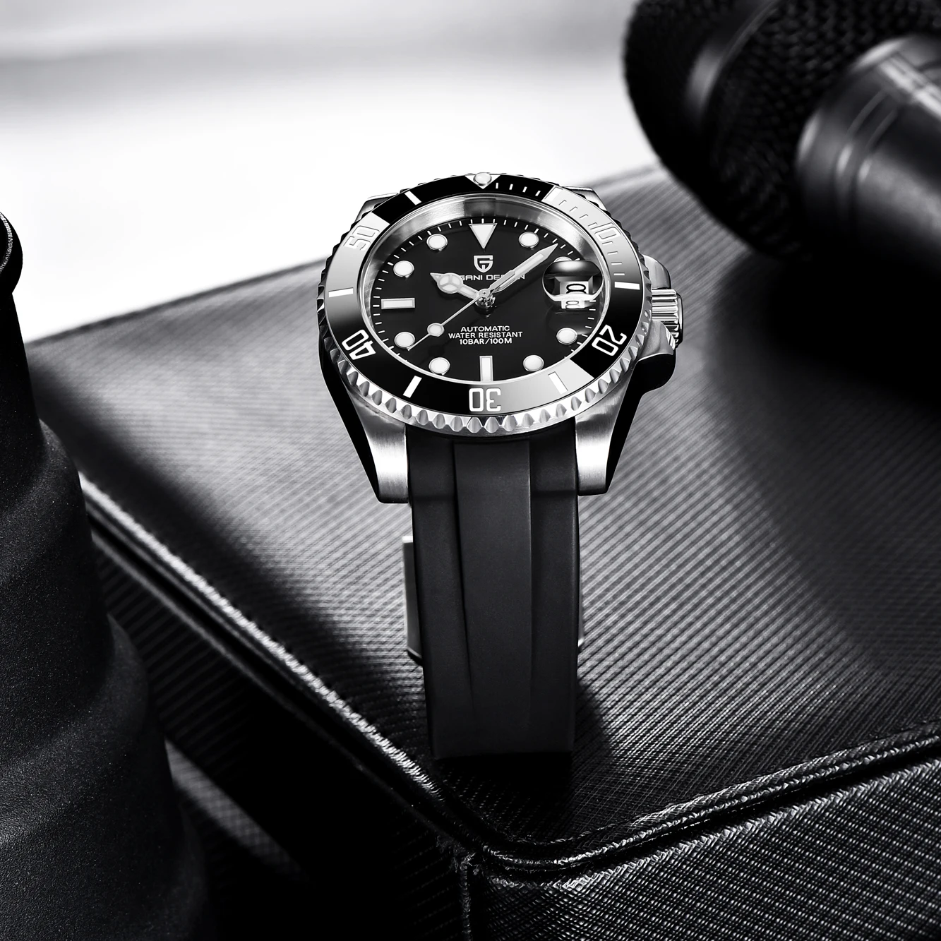Professional dive watch representing the robustness needed in aviation timepieces