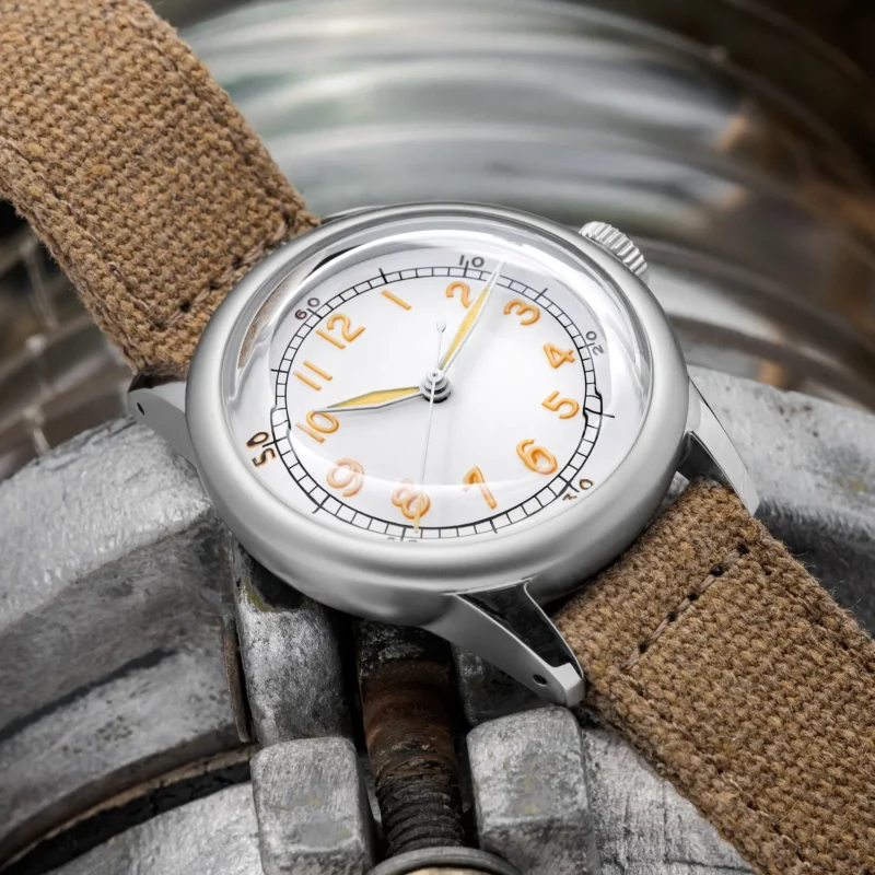 Military Titanium Automatic Dive Watch with NH35 Movement and Sapphire Crystal - Image 5