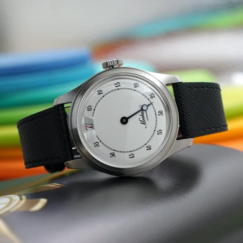 Vintage Jumping Hour Automatic Watch with Salmon Dial and Bonklip Bracelet - Image 7