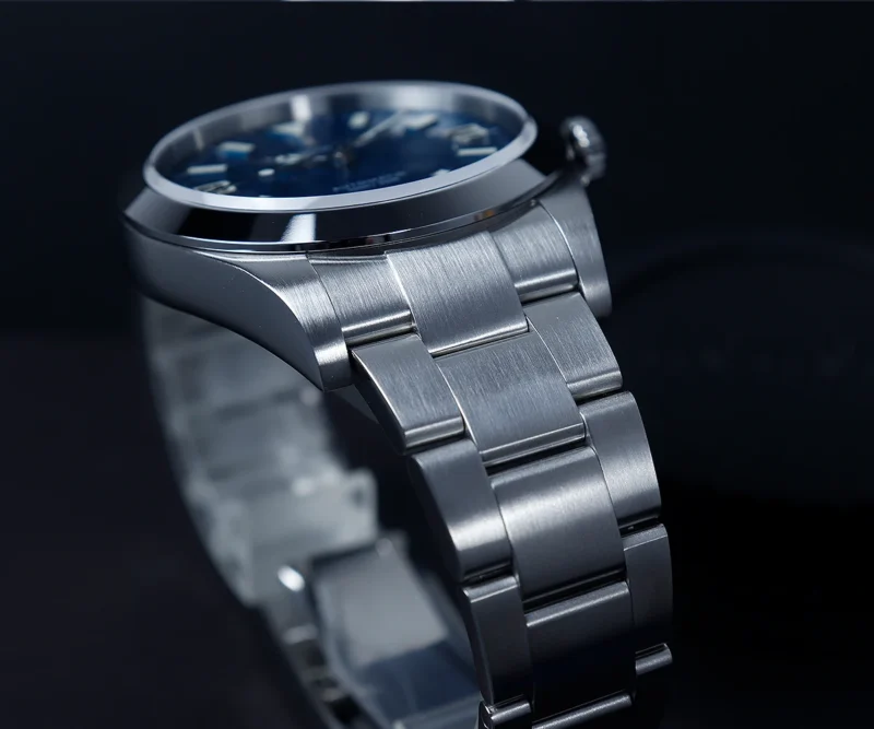 Professional Automatic Dive Watch with Sapphire Crystal and Stainless Steel Bracelet - Image 4