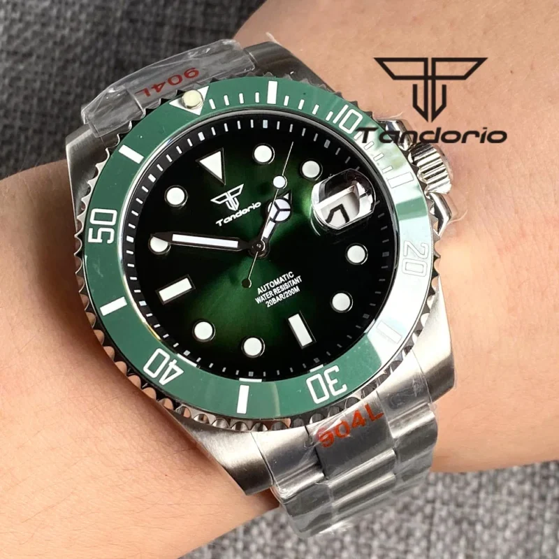 Professional Automatic Dive Watch with Sapphire Crystal and Stainless Steel Bracelet - Image 12