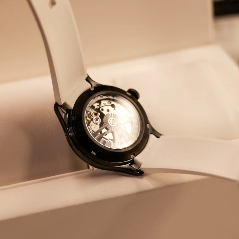 Luxury Automatic Dive Watch with Super Luminous Blue Nightlight and White Rubber Strap - Image 6