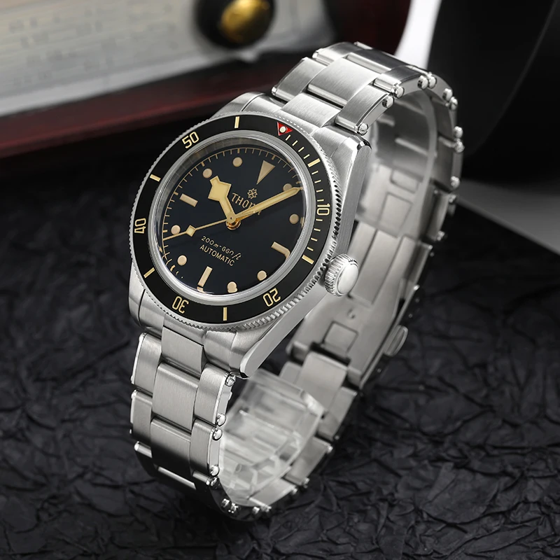 Chronograph watch with tachymeter scale for measuring speed