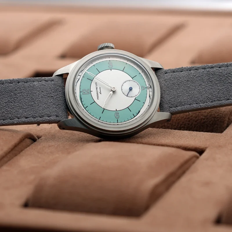 Vintage Salmon Dial Mechanical Hand-Wind Skin Diver Watch with Leather Strap and 50m Water Resistance - Image 5