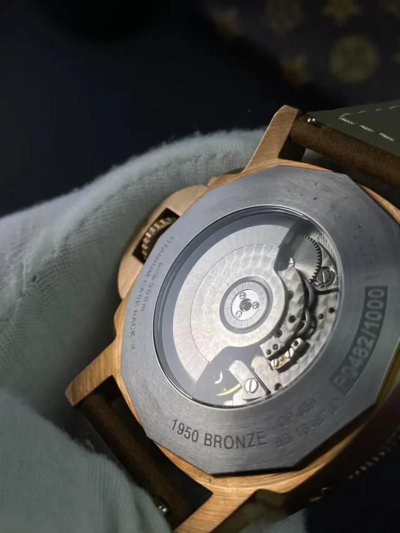 Bronze Diver Automatic Watch with Calendar Function and Luminous Dial 47mm Leather Strap - Image 2
