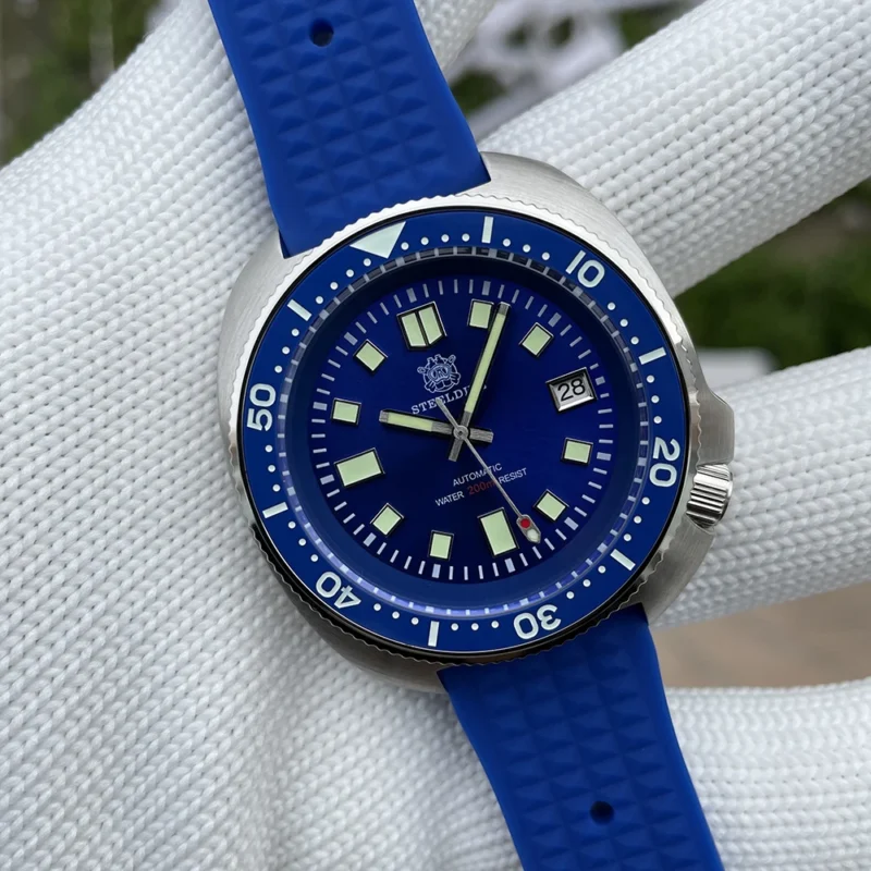 Professional Automatic Dive Watch with Sapphire Crystal and Stainless Steel Bracelet - Image 15