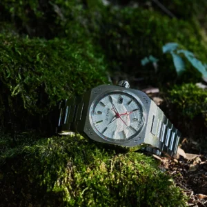 Vintage Chronograph Automatic Watch with Sapphire Crystal and Stainless Steel Bracelet