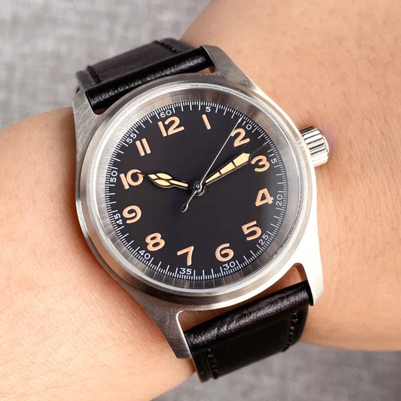 Professional Automatic Dive Watch with Sapphire Crystal and 200m Water Resistance - Image 2